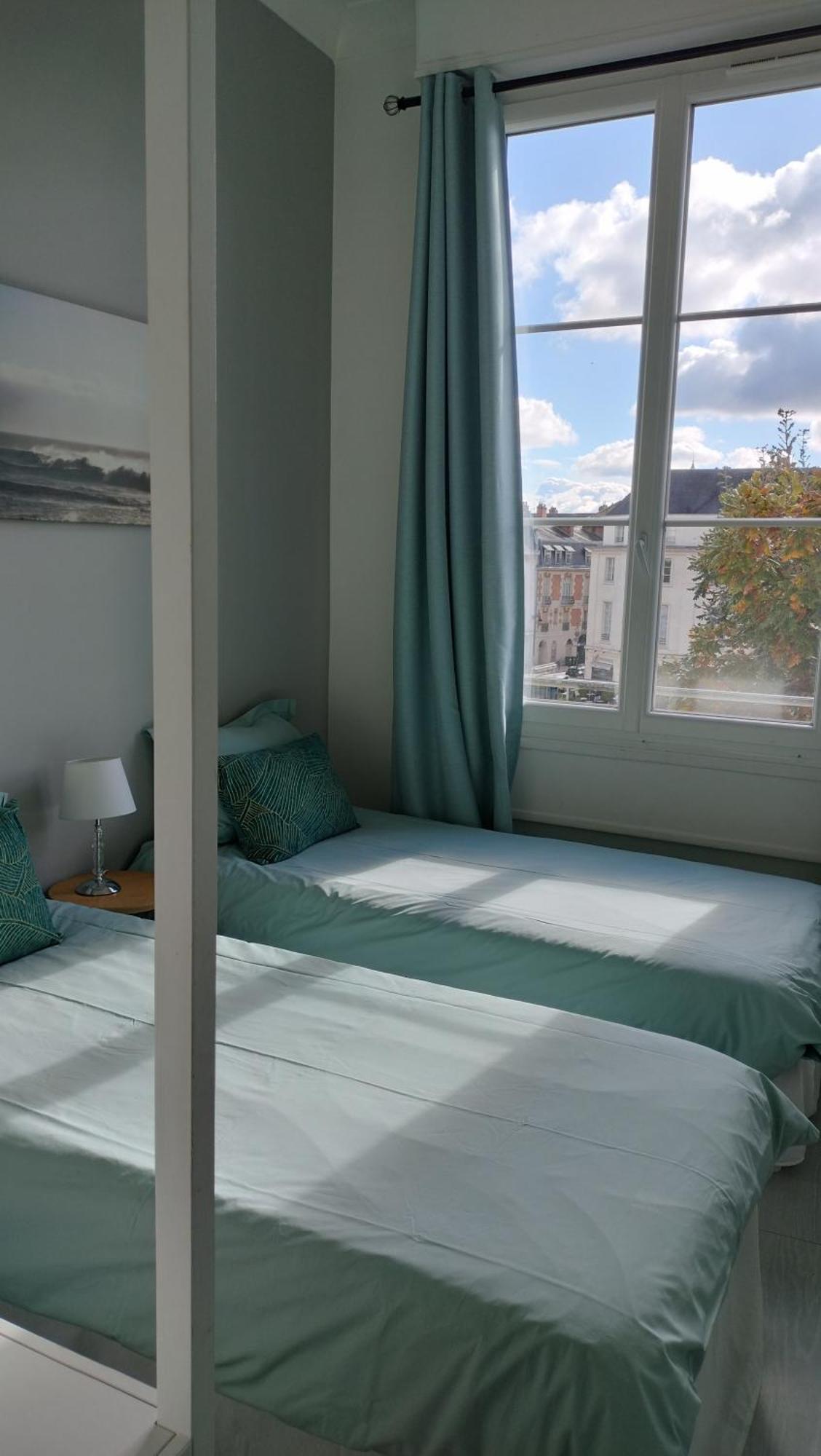אורליאן Appartement Avec Belle Vue Sur La Place Du Martroi מראה חיצוני תמונה