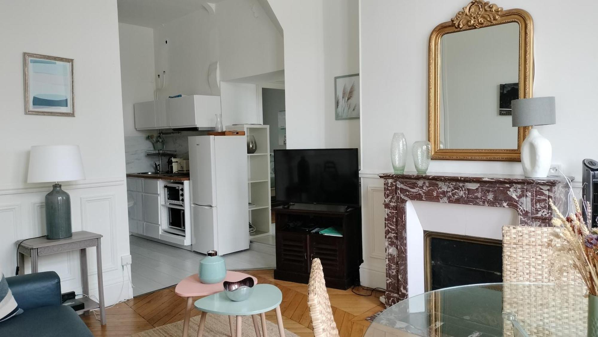אורליאן Appartement Avec Belle Vue Sur La Place Du Martroi מראה חיצוני תמונה