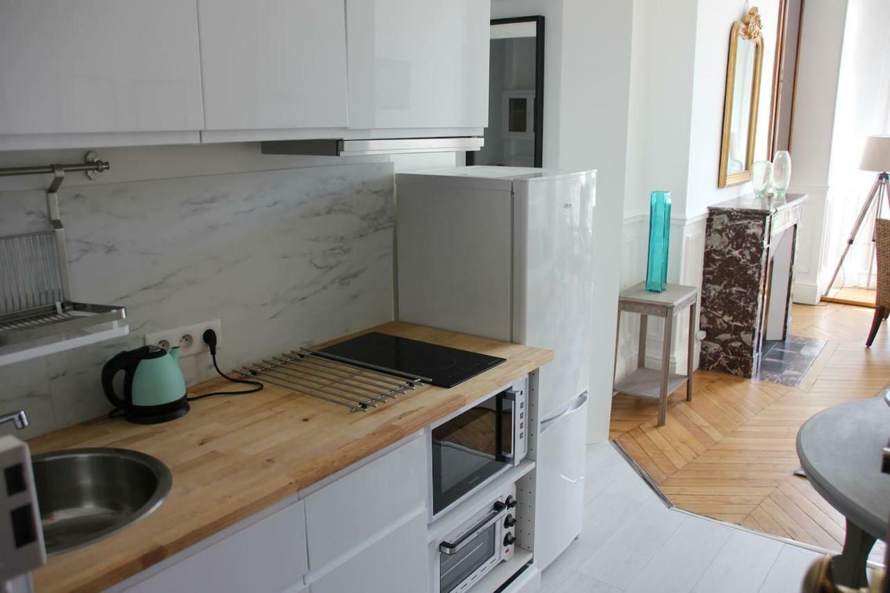 אורליאן Appartement Avec Belle Vue Sur La Place Du Martroi מראה חיצוני תמונה
